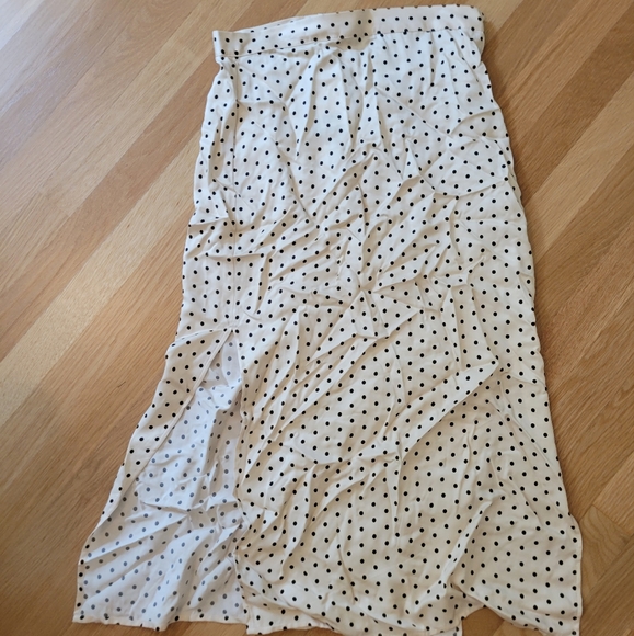 H&M Dresses & Skirts - H&M skirt sz 6 nwt